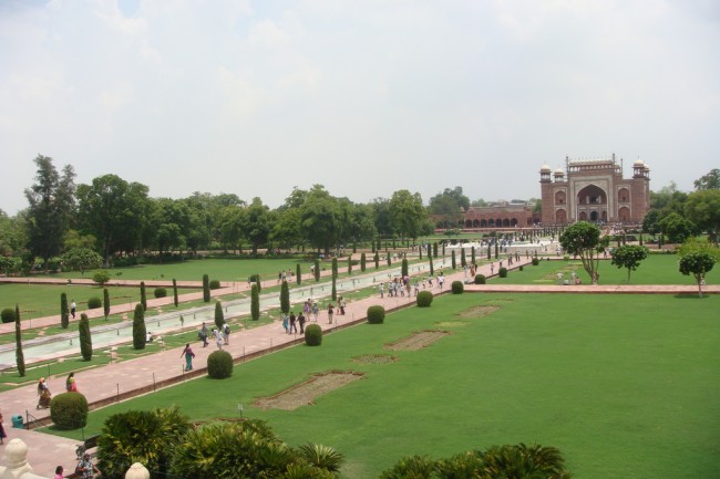  Delhi & Agra, India from Philip Larson (CC) BY-SA http://www.flickr.com/photos/philiplarson/3716447240/