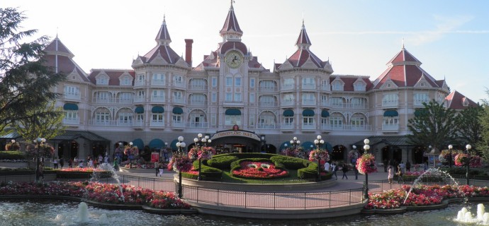 Omatoimimatkaajana edullisesti Pariisin Disneylandiin