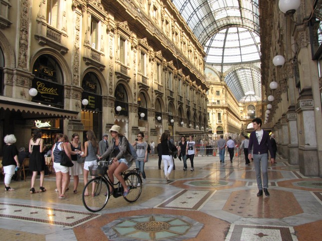 20110511_Milan_Galleria_Vittorio_Emanuel from Friar's Balsam (CC) BY http://www.flickr.com/photos/friarsbalsam/5761682799/