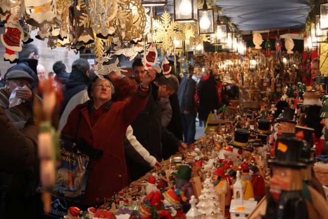 Nürnberg christmas market from washingtonydc (CC) BY-NC-SA http://www.flickr.com/photos/washingtonydc/4231048507/